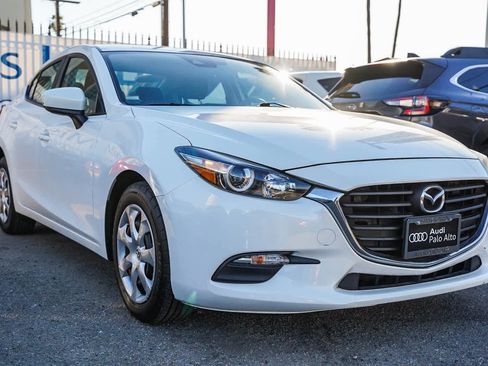 Used 2018 MAZDA MAZDA3 Sport image 3