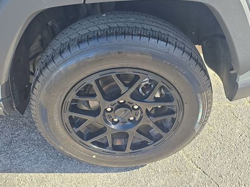 Used 2023 Toyota RAV4 XLE image 28