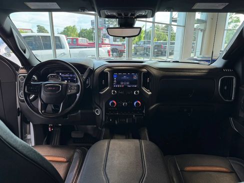 Used 2023 GMC Sierra 3500 AT4 w/ AT4 Preferred Package AWD/4WD image 15