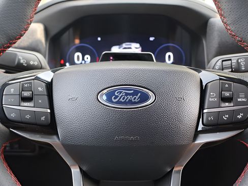 Used 2025 Ford Explorer ST-Line w/ ST-Line Street Pack AWD/4WD image 18