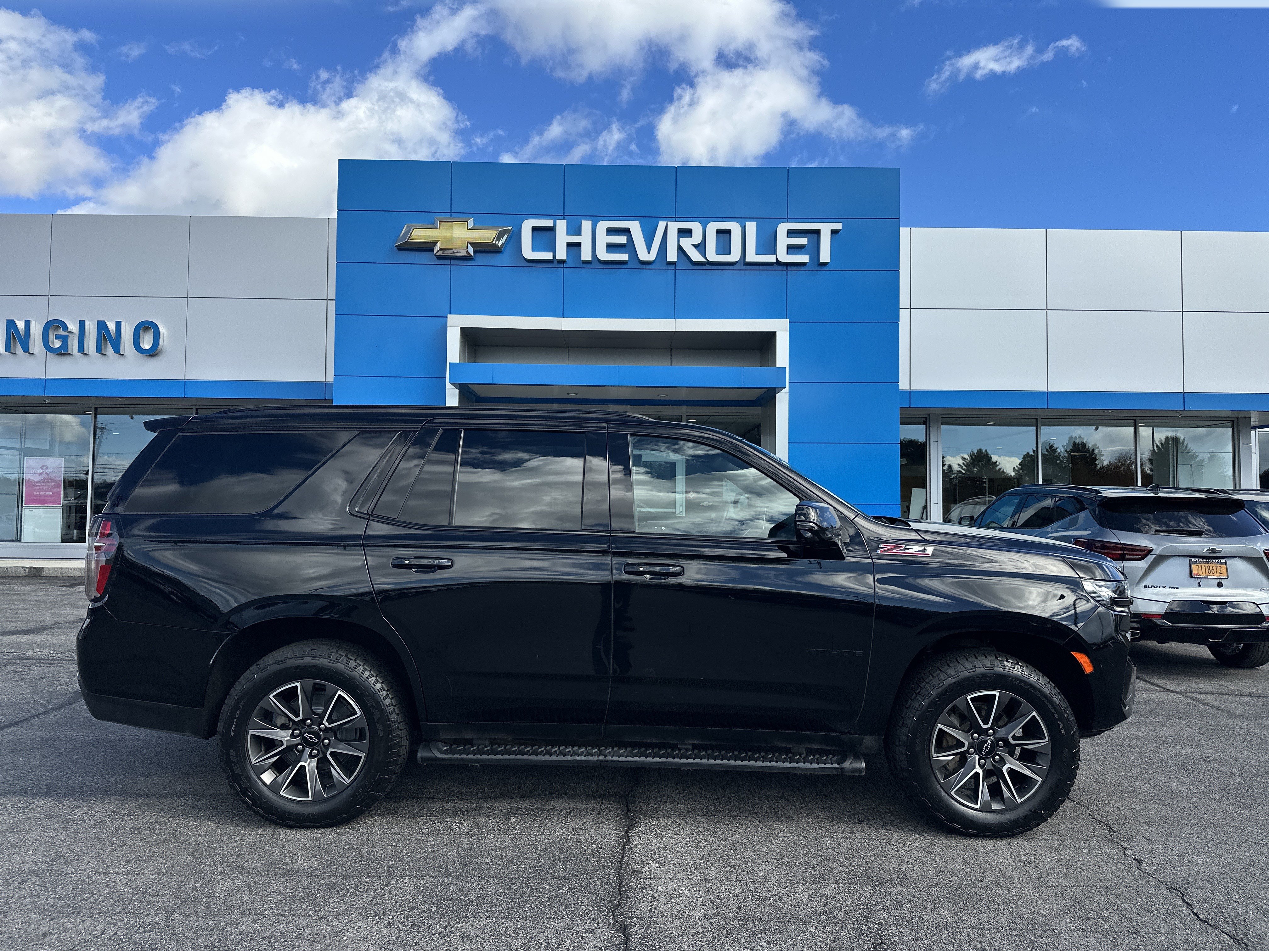 Certified 2024 Chevrolet Tahoe Z71 w/ Luxury Package AWD/4WD image 1