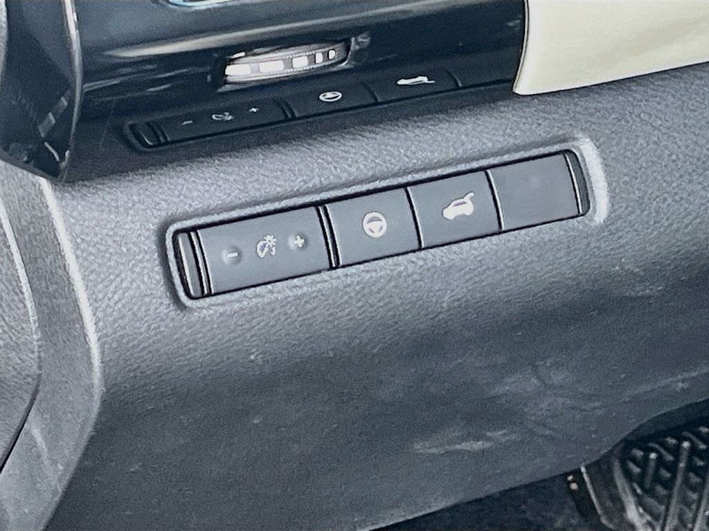 Used 2022 Nissan Pathfinder SV w/ SV Premium Package AWD/4WD image 10