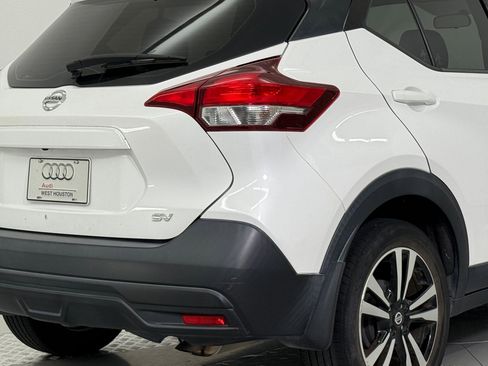 Used 2019 Nissan Kicks SV image 13