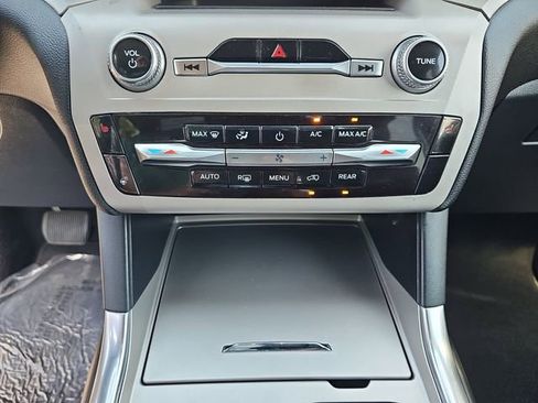 Used 2023 Ford Explorer XLT w/ Equipment Group 202A image 21