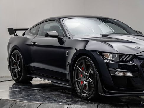 Used 2021 Ford Mustang Shelby GT500 w/ Carbon Fiber Track Pack RWD image 32