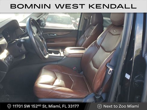 Used 2019 Cadillac Escalade ESV Premium Luxury image 24