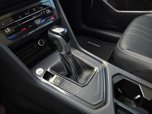 Certified 2023 Volkswagen Tiguan SE w/ Panoramic Sunroof Package FWD image 33
