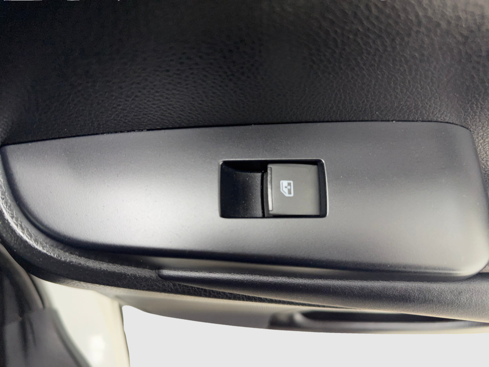 Used 2019 Toyota Highlander XLE AWD/4WD image 40