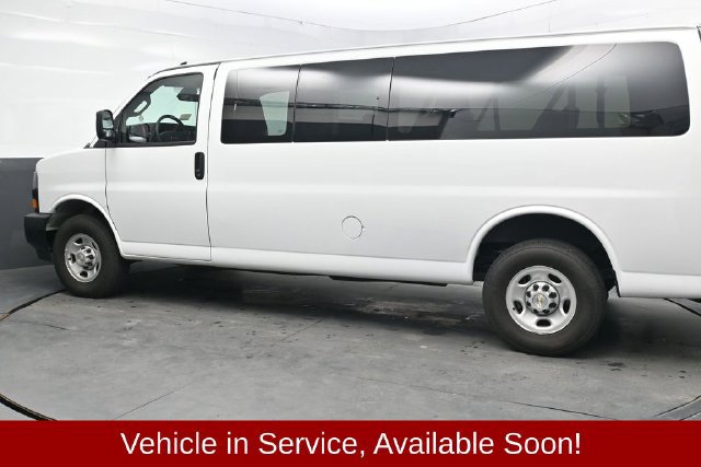 Used 2024 Chevrolet Express 3500 LS RWD image 4