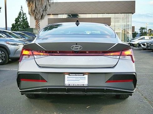 New 2026 Hyundai Elantra SE FWD image 10