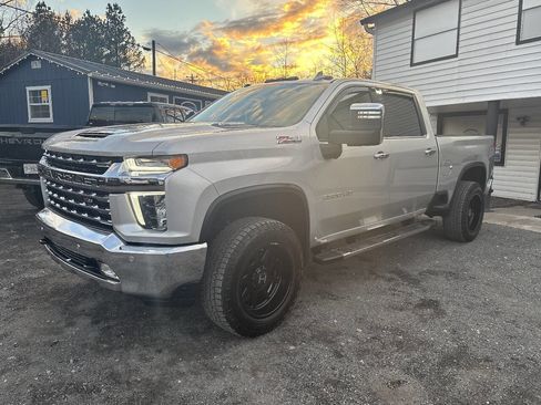 Used 2021 Chevrolet Silverado 3500 LTZ w/ LTZ Plus Package image 10