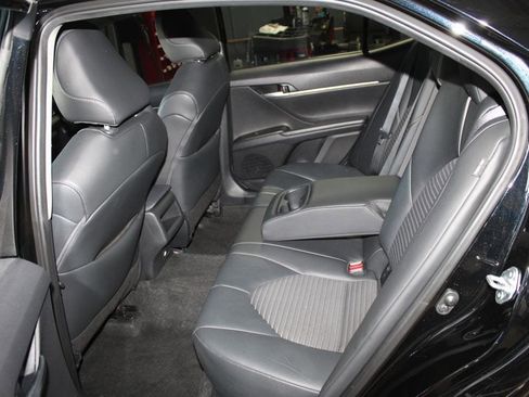 Used 2024 Toyota Camry SE AWD/4WD image 17