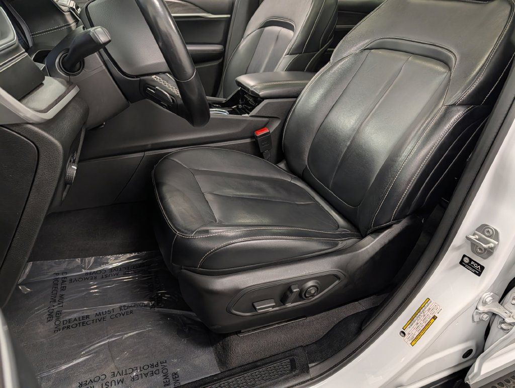 Used 2021 Jeep Grand Cherokee L Limited AWD/4WD image 12