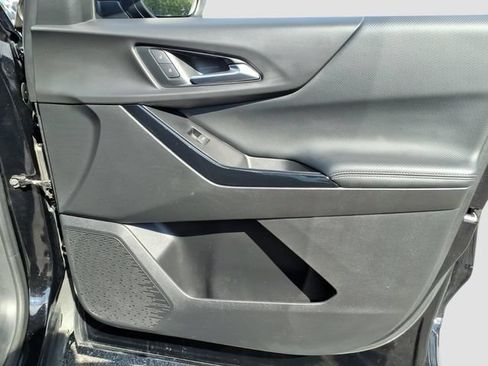 Used 2025 Chevrolet Equinox LT w/ Convenience Package II FWD image 17