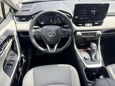 Used 2025 Toyota RAV4 Limited w/ Advanced Technology Package AWD/4WD image 15