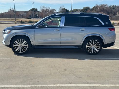 Used 2024 Mercedes-Benz Maybach GLS 600 4MATIC image 10