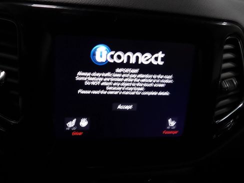 Used 2020 Jeep Compass Limited AWD/4WD image 11