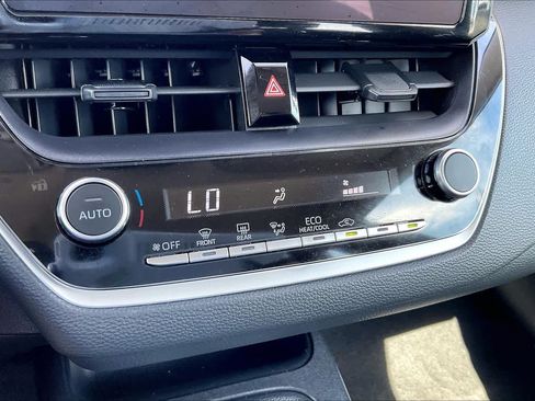 Used 2024 Toyota Corolla LE FWD image 31