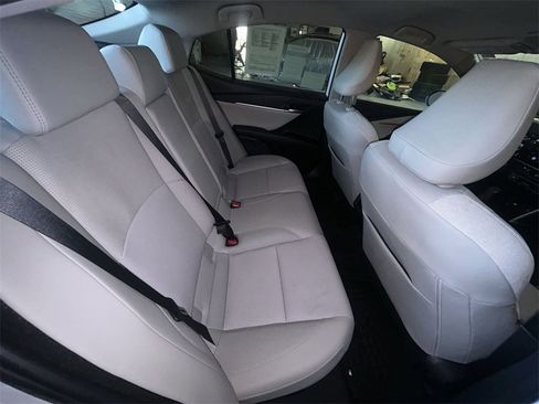 Used 2025 Toyota Camry XLE image 13