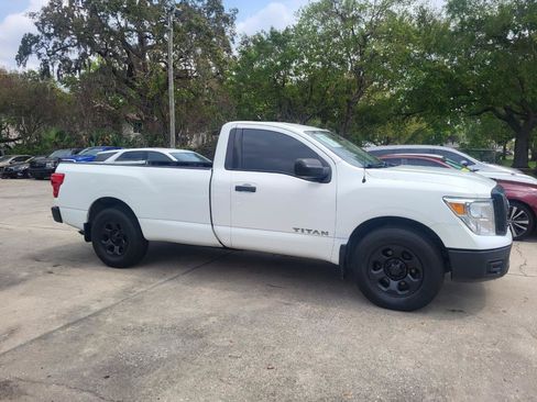 Used 2019 Nissan Titan S RWD image 15
