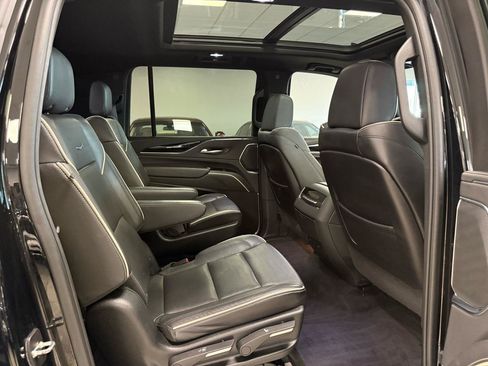 Used 2024 Cadillac Escalade ESV Sport w/ LPO, ONYX Package AWD/4WD image 18