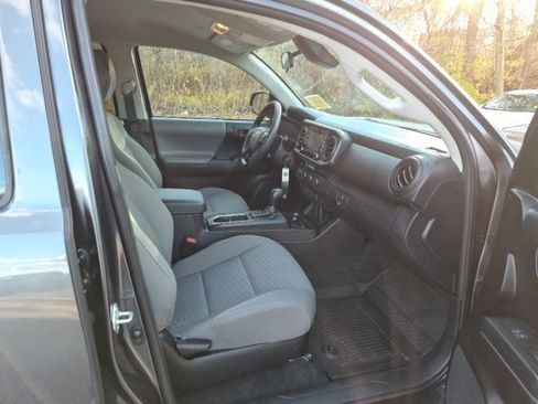 Used 2022 Toyota Tacoma SR image 14