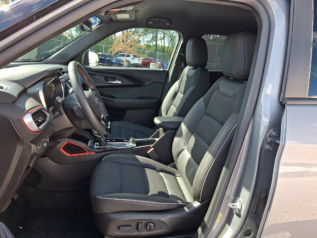 Used 2023 Chevrolet TrailBlazer RS w/ Convenience Package AWD/4WD image 15