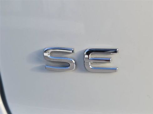 Used 2025 Volkswagen Atlas Cross Sport SE AWD/4WD image 5