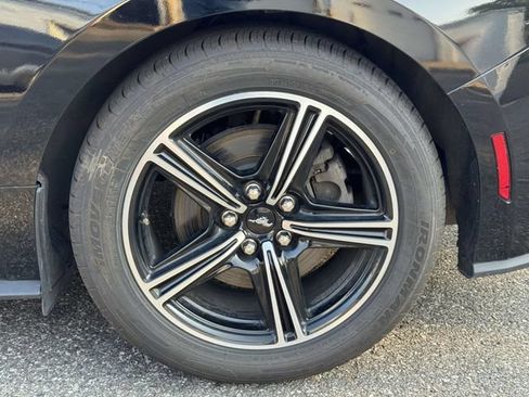 Used 2024 Ford Mustang Coupe RWD image 12