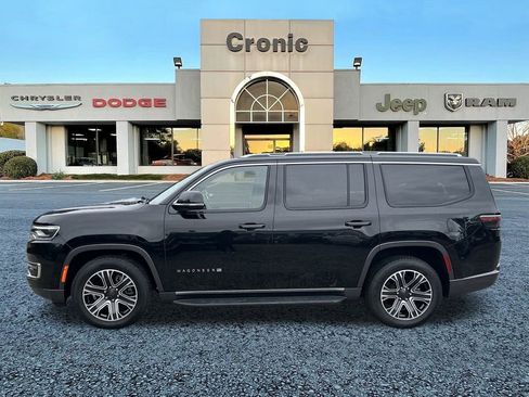 Used 2022 Jeep Wagoneer Series III w/ Rear Seat Video Group 1 image 6