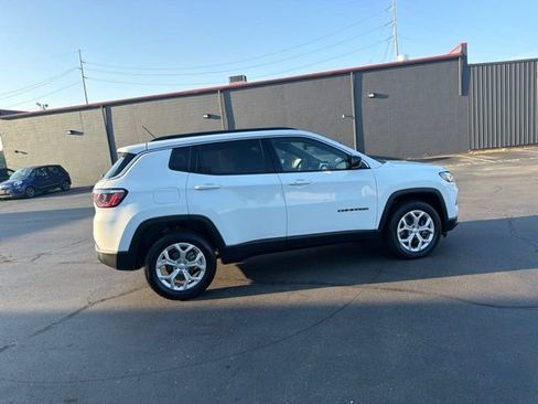 Used 2024 Jeep Compass Latitude AWD/4WD image 6