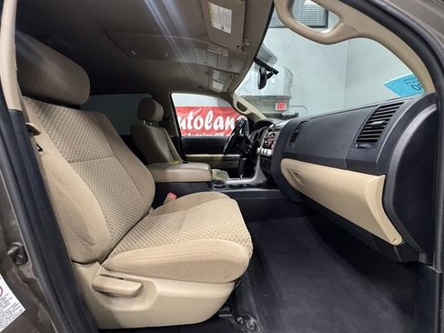 Used 2013 Toyota Tundra 4x4 CrewMax image 9