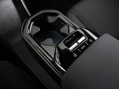 New 2025 Volvo EX30 Plus w/ Protection Package Premier image 7