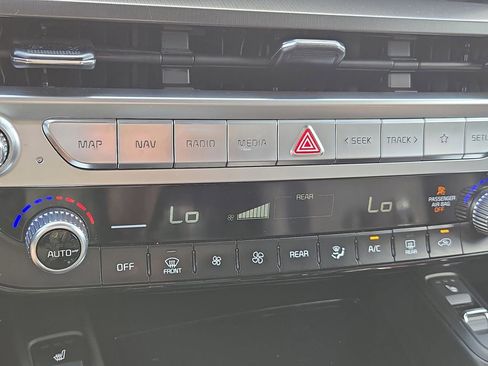 Certified 2024 Kia Telluride S w/ S Sunroof Package image 26