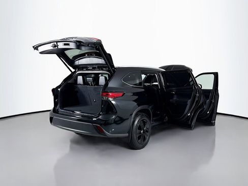 Used 2023 Toyota Highlander XLE image 27