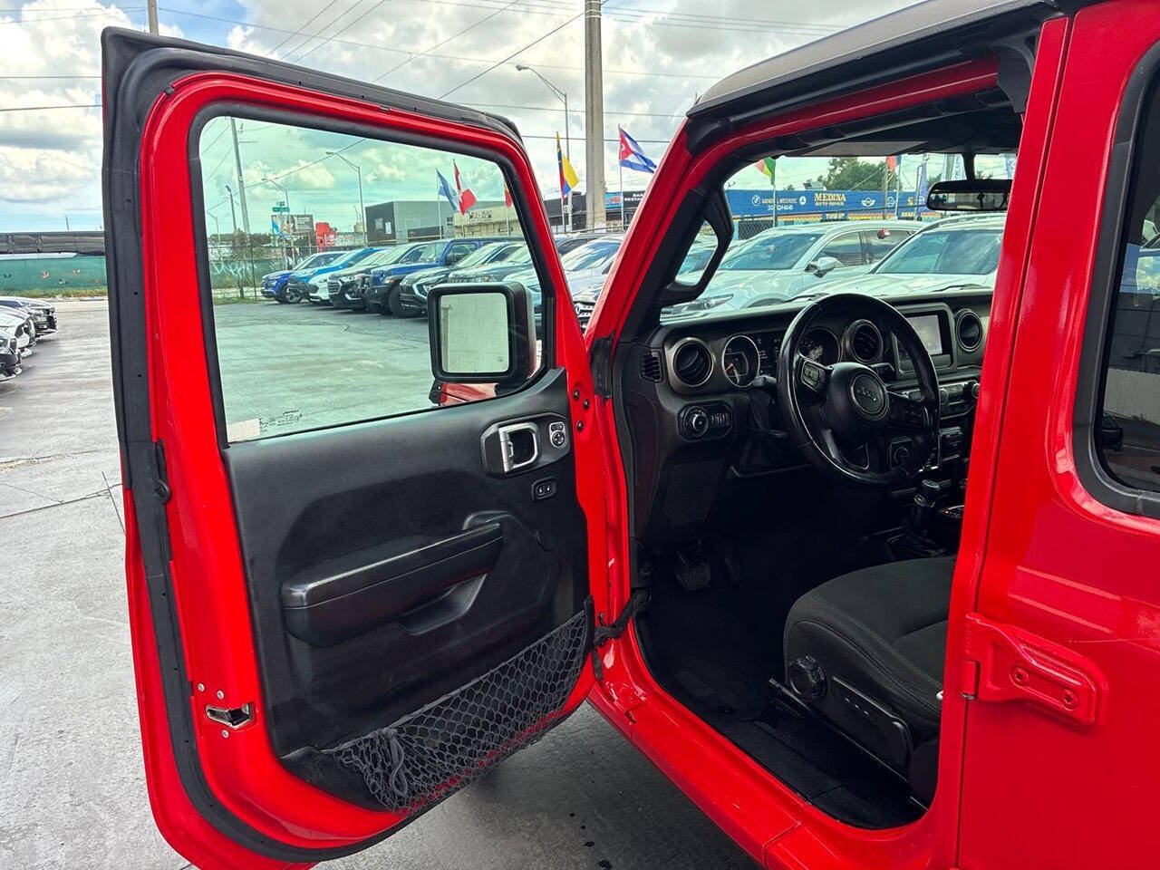 Used 2019 Jeep Wrangler Unlimited Sport S AWD/4WD image 9