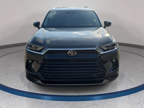 Used 2024 Toyota Grand Highlander AWD image 2