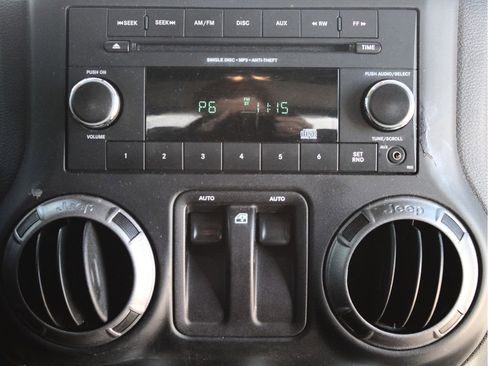 Used 2018 Jeep Wrangler Sport image 20