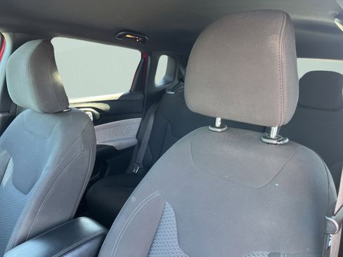 Used 2023 Jeep Compass Sport image 15