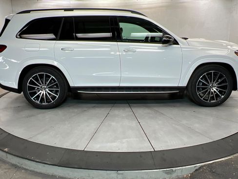 New 2026 Mercedes-Benz GLS 580 4MATIC image 6