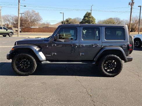 Used 2021 Jeep Wrangler Unlimited Sahara image 2