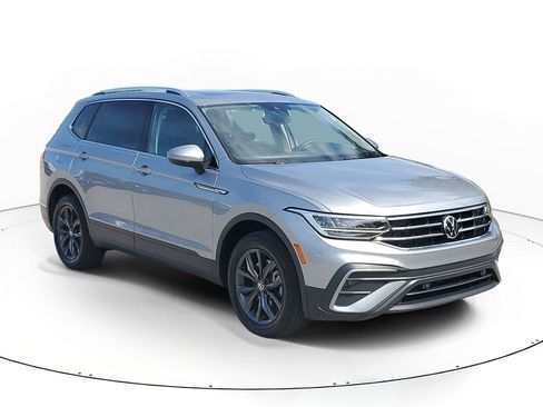 Certified 2023 Volkswagen Tiguan SE w/ Panoramic Sunroof Package AWD/4WD image 1