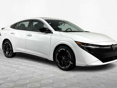New 2026 Nissan Sentra SR FWD image 3