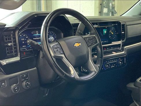Used 2025 Chevrolet Silverado 1500 LT RWD image 4