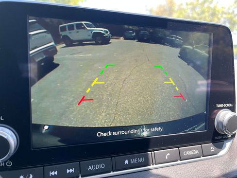 Used 2025 Nissan Sentra SV FWD image 22