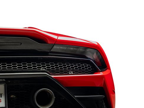 Used 2020 Lamborghini Huracan EVO RWD image 14