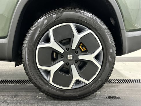 Used 2023 Rivian R1S Adventure image 10