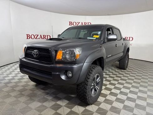 Used 2011 Toyota Tacoma 4x4 Double Cab w/ TRD Sport Pkg image 4