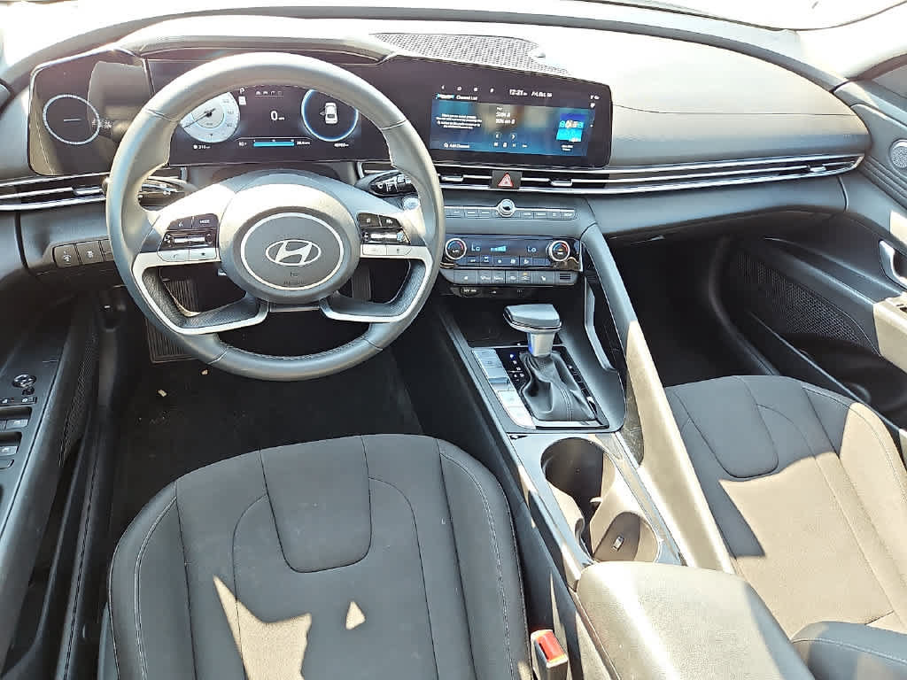 Used 2025 Hyundai Elantra SEL FWD image 10