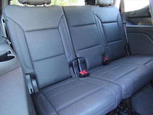 Used 2025 Chevrolet Tahoe Z71 AWD/4WD image 33
